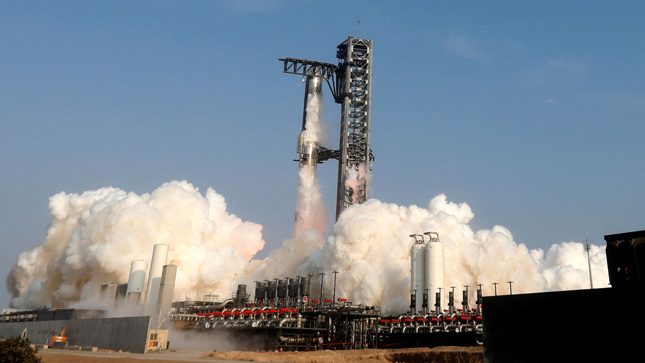 Starship havalanamadan patladı
