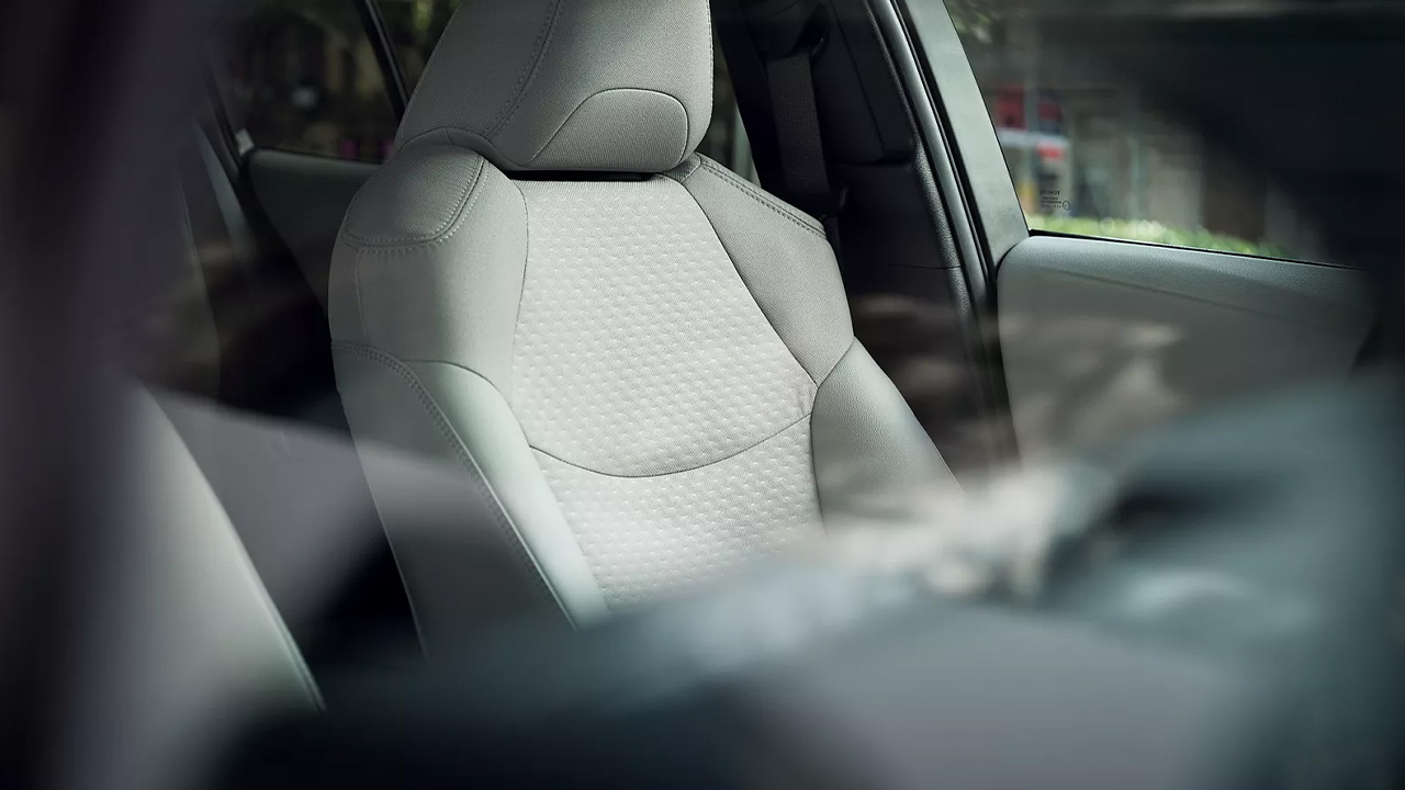 Toyota Corolla iç tasarımı - sürücü odaklı kokpit