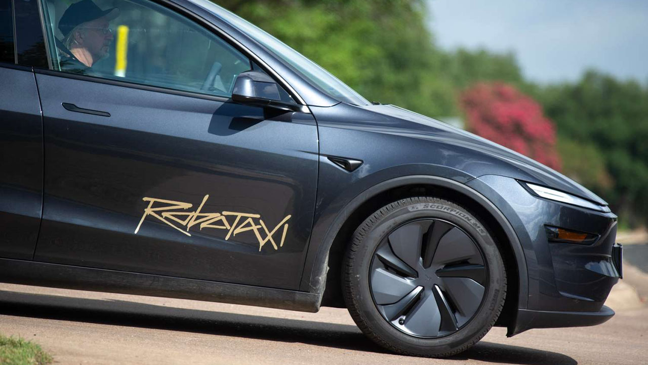 Tesla Robotaksi kaza yaptı