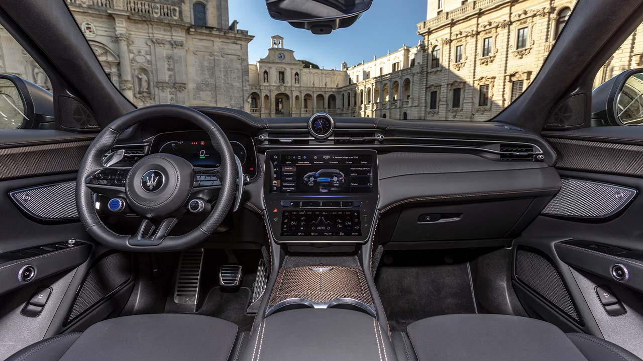 Maserati Grecale Folgore iç tasarımı