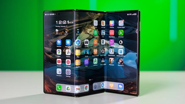 Samsung'un Üçe Katlanabilen Telefonu Galaxy Tri-Fold'un Ertelendiği İddia Edildi: Peki Neden?