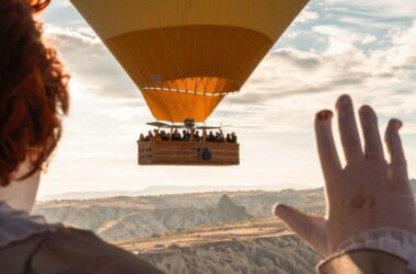 Kapadokya’da Pennywise Şovu: HBO’nun IT: Welcome to Derry Dizisi için Etkileyici Tanıtım ve Tüm Ayrıntılar