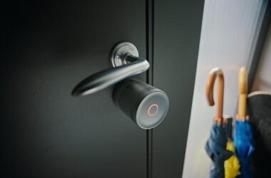 Linus Akıllı Kilit L2 Lite ile Anahtar Kaybetme Sorununa Son: Yale’in Yeni Nesil Kapı Güvenliği