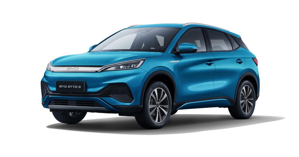 byd-atto3-beyaz-bg-mavi