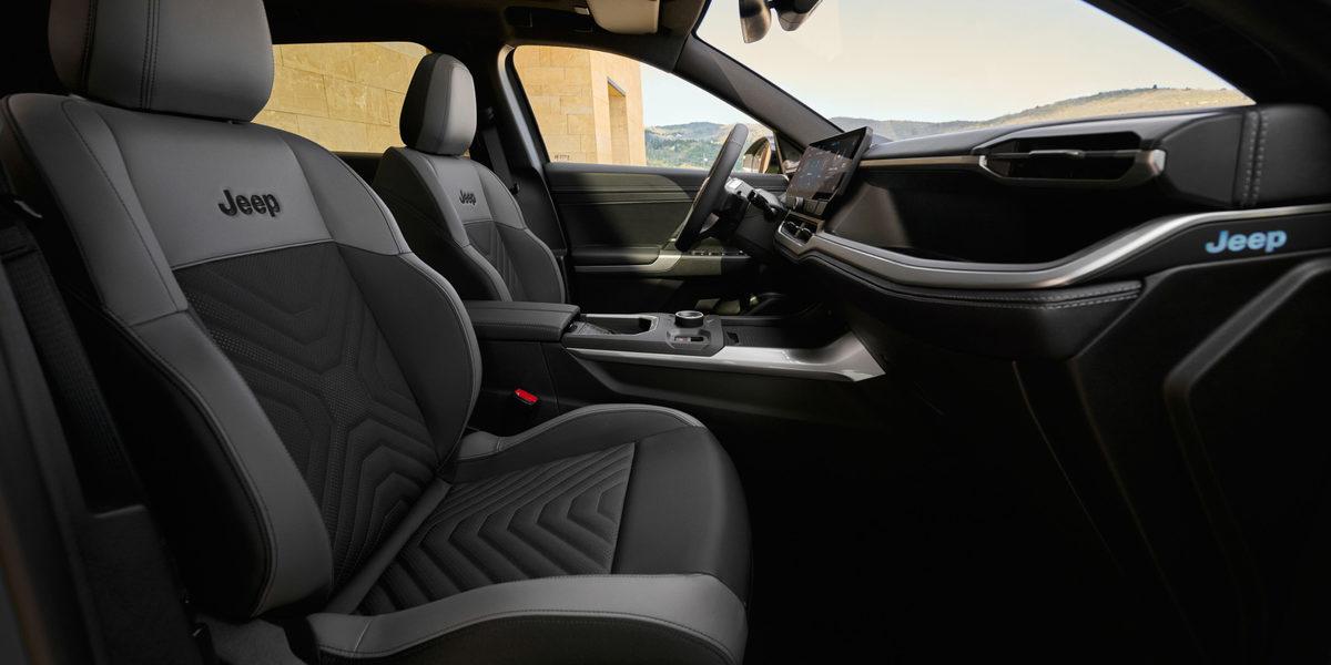 JEEP-COMPASS-J4U-MHEV-MY26-2000x1000-FULL-VINYL-SEATS