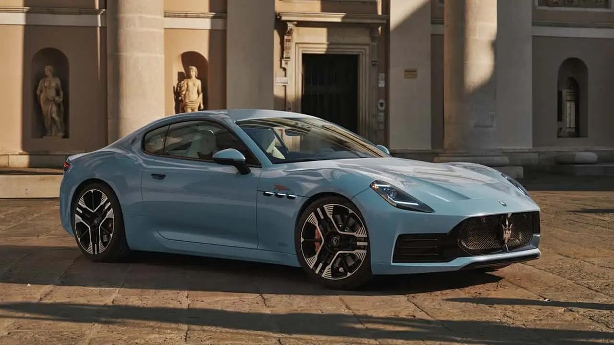 Maserati'den Üçlü Makyaj: GranTurismo, GranCabrio ve Grecale Tepeden Tırnağa Yenilendi!