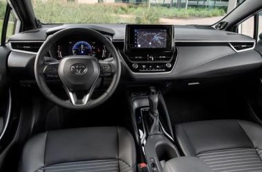 Toyota Multimedya Ekranı Donma Sorunu: Nedenleri ve Kesin Çözümleri