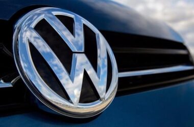 Volkswagen’de Tarihi Dönüşüm: 100 Bin Kişilik İşten Çıkarma ve Fabrika Kapatmaları