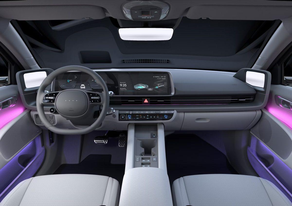 HYUNDAI_CE_PI_SHOT15_Front_View_Dashboard_Ambient
