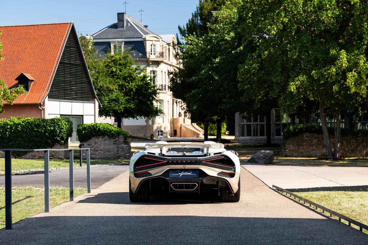 05 2606 BUGATTI-W16-Mistral-End-of-Production-1