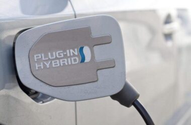 Plug-in Hybrid Otomobillerin Ömrü ve Bakım Masrafları: Gerçekler, Batarya Dayanıklılığı ve Kullanıcı Deneyimi