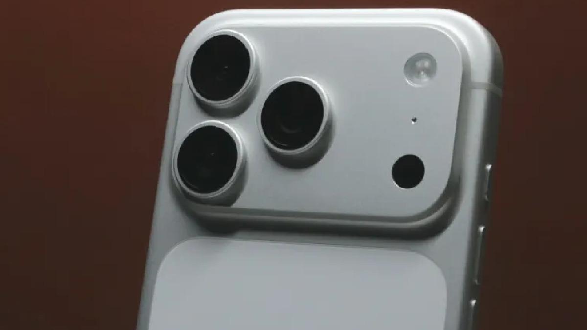 iPhone 18 Pro Bekleyenleri Üzecek İddia: iPhone 17 Pro'dan Çok Daha Kalın Olacak!
