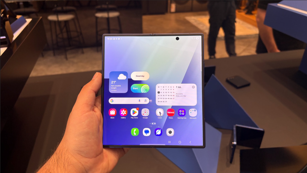 Samsung Katlanabilir Telefonların En Büyük Derdi 'Ekran Kat İzini' Çözüyor: Peki ama Nasıl?
