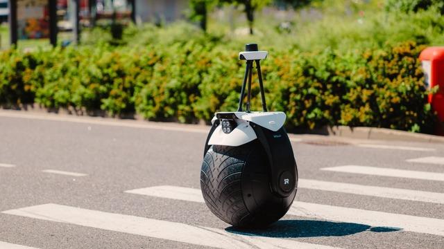 Tek Tekerlekli Otonom Güvenlik Robotu 1ROLLO ile Endüstride Devrim