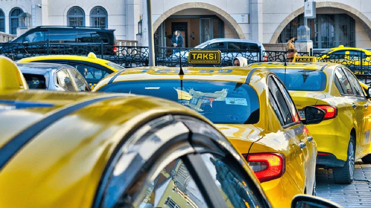 İstanbul'da Taksilerde Yeni Dönem Başlıyor! Yaş Sınırı Değişti