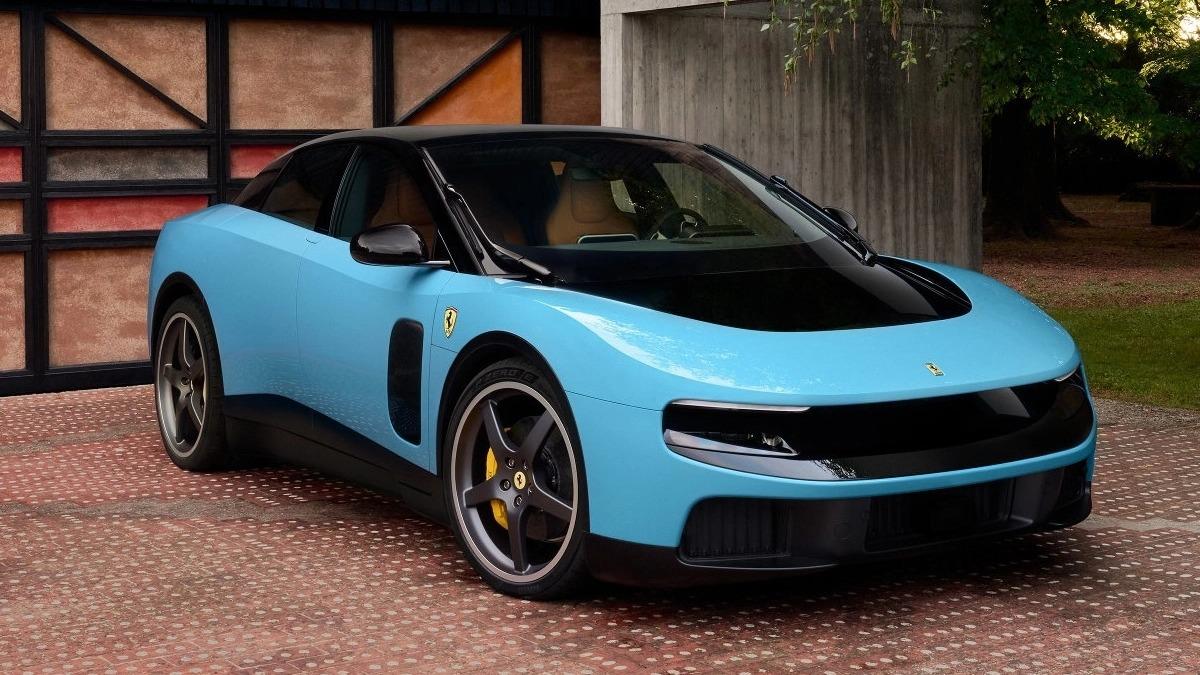 Jony Ive'in Tasarladığı Ferrari Luce, 40 Milyon Dolara Satıldı: Peki Onu Bu Kadar Özel Kılan Ne?