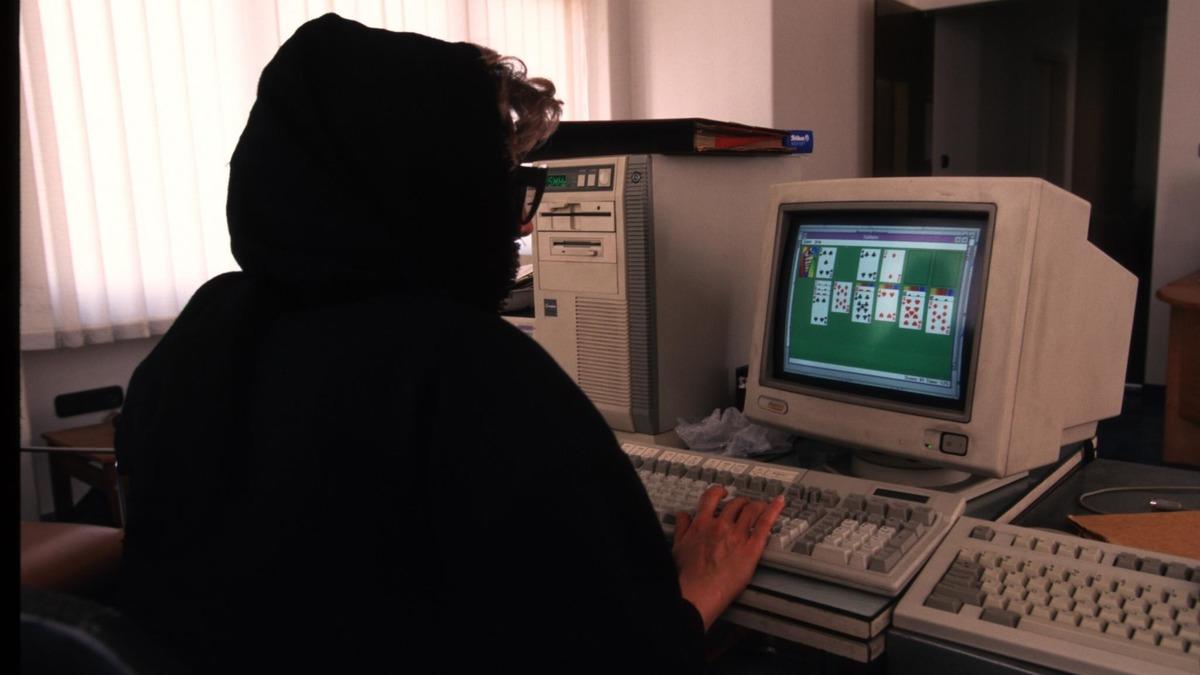 Milyonlarca Kişi Sadece Bir 'Oyun' Sandı ama Windows Solitaire'in Asıl Görevi Başkaydı...