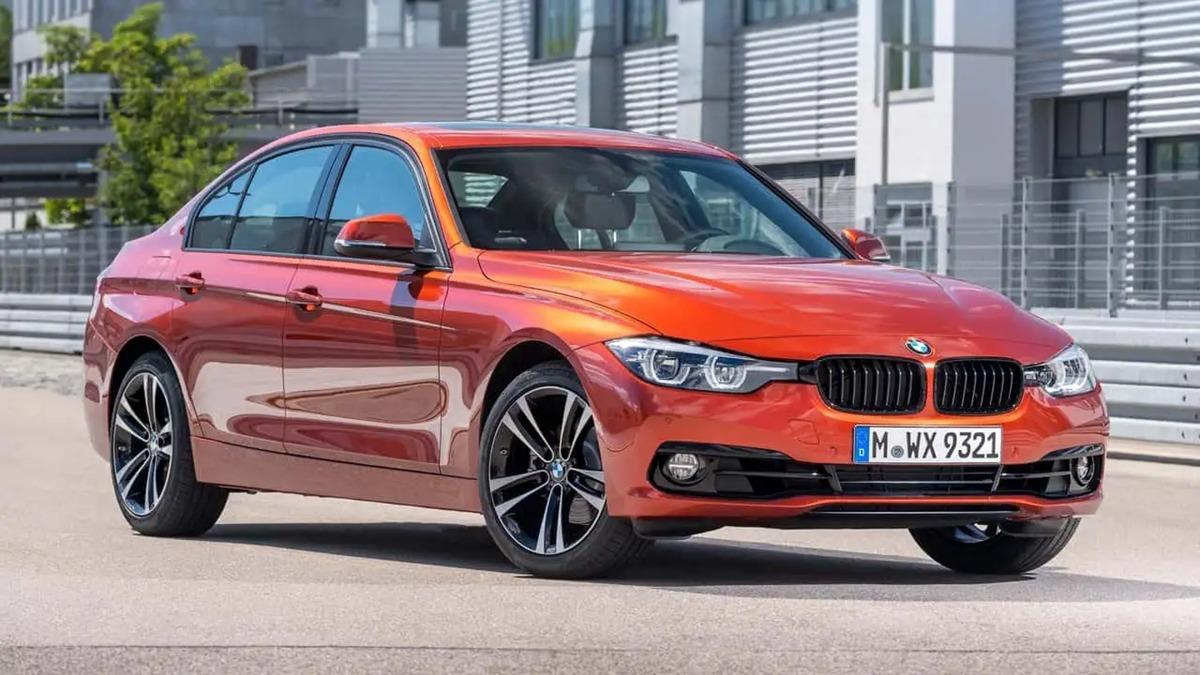 BMW, Yangın Riski Nedeniyle 189 Binden Fazla Aracını Geri Çağırıyor: İşte Etkilenen Modeller!
