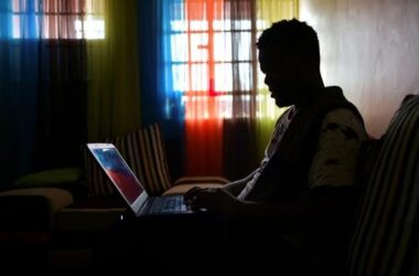 ChatGPT, Bir Ülkenin Vatandaşlarının Gelirini Tek Gecede Eritti: 40 Bin Gencin Geçim Kaynağı Yok Oldu!