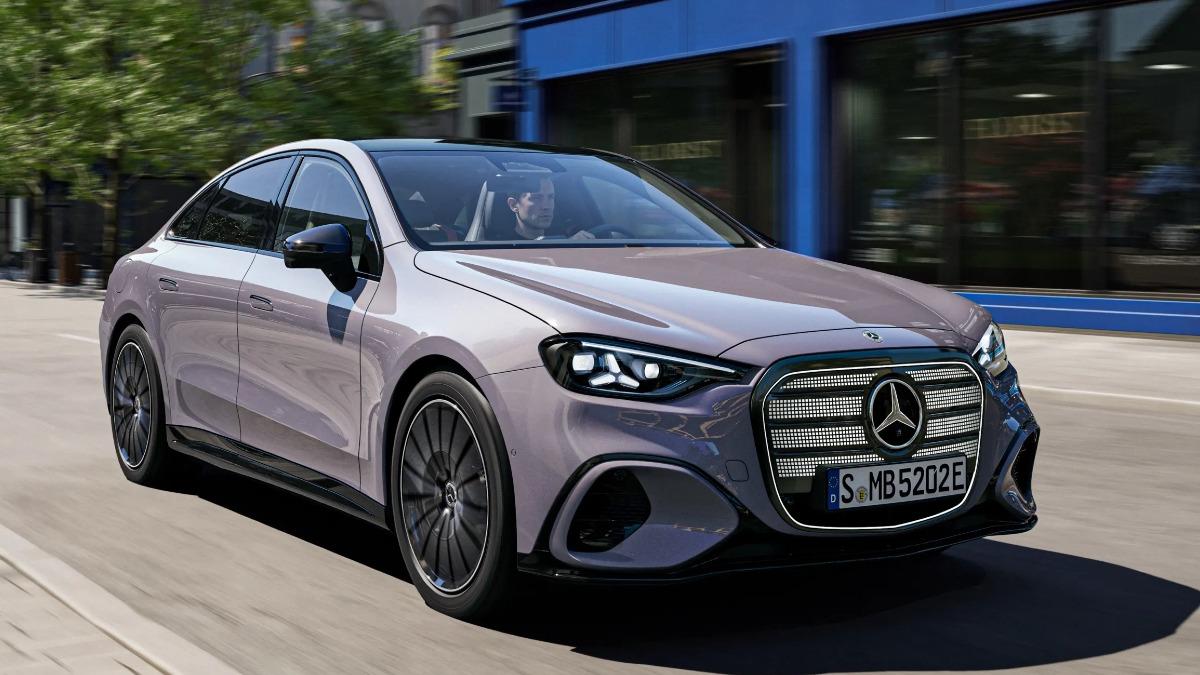 Mercedes-Benz 690 km Menzil Sunan Yeni Elektrikli C 300 4Matic'i Tanıttı!