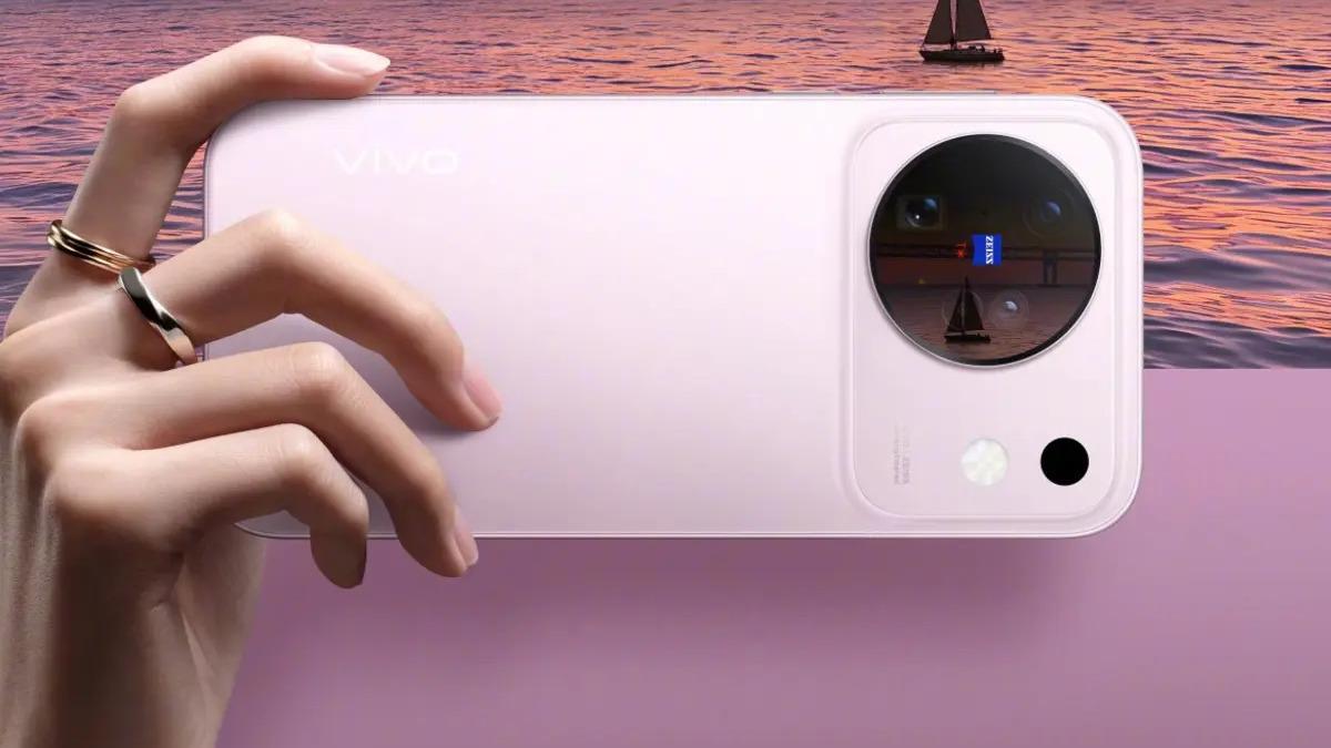 144 Hz Ekran, Dimensity 9600m, Zeiss Kamera ve Dahası: vivo X500 Tanıtıldı!