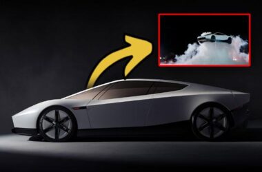 Uçabilen Araba Tesla Roadster Tanıtıldı