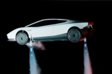 Yeni Tesla Roadster’ın Uçtuğu Anlar [Video]