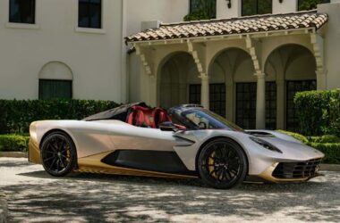 Tavanı Açıkken 349 km/s Hız Yapabilen Aston Martin Valhalla Spider Tanıtıldı